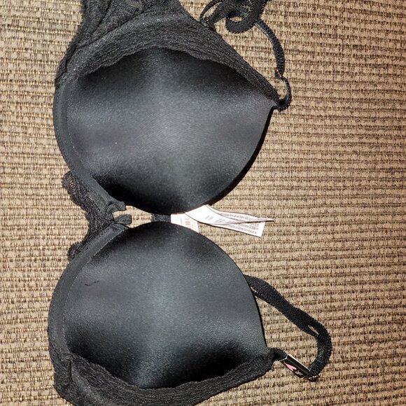 Victoria Secret Bra - Picture 3 of 3